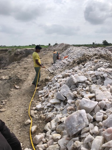 Quartz mine working face with sorting in progress